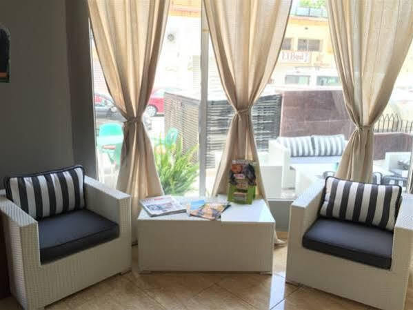 Hotel Manantiales Торемолинос Екстериор снимка
